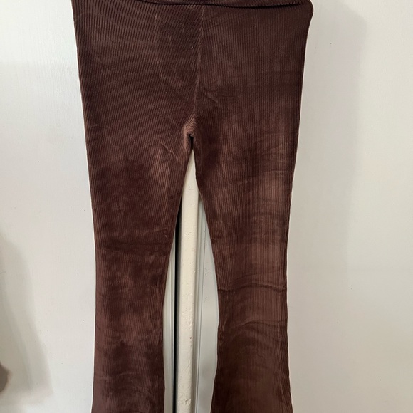 High wasted flare pants. - Picture 4 of 4